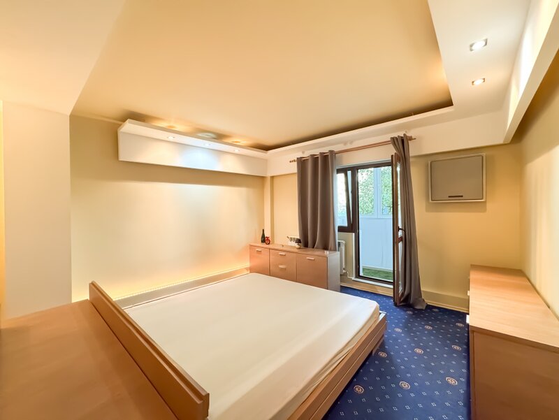 Unirii, Anastasie Panu, apartament mare si spatios, centrala proprie