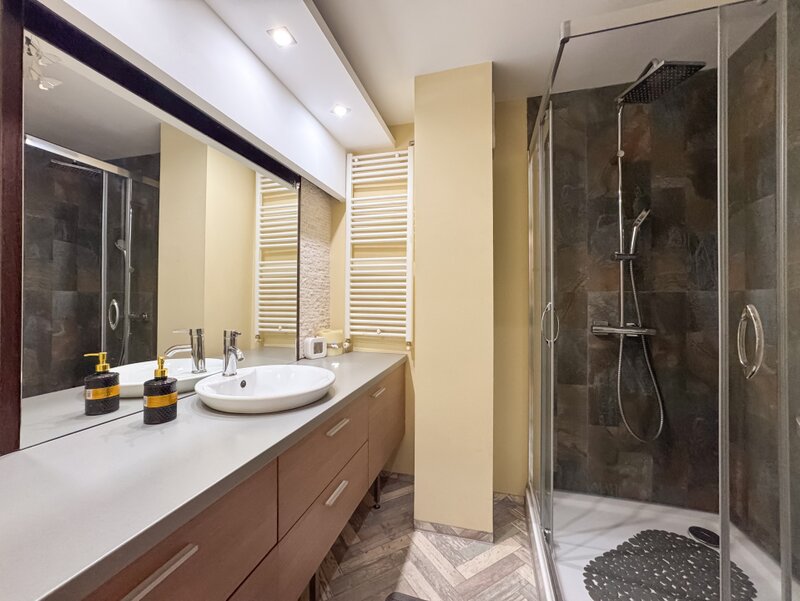 Unirii, Anastasie Panu, apartament mare si spatios, centrala proprie